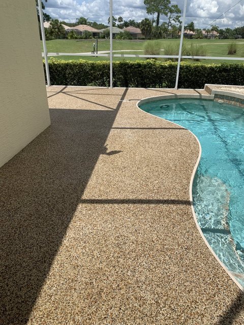 Pool deck in river rock