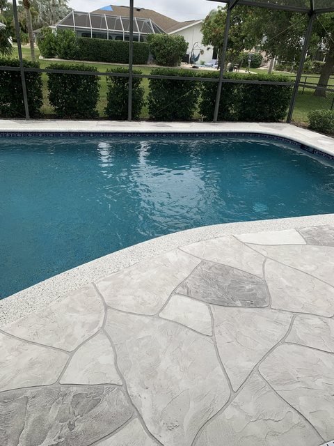 Pool deck in decorative concrete