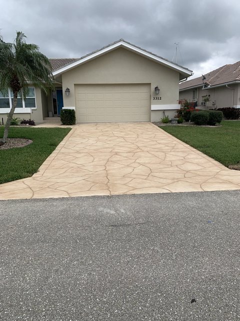 Driveway in decorative concrete