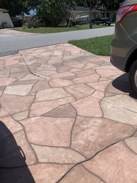 Driveway in decorative concrete