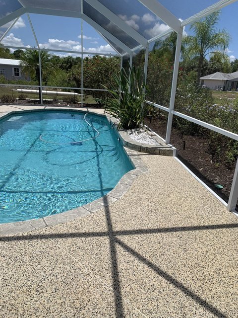 Pool deck in river rock