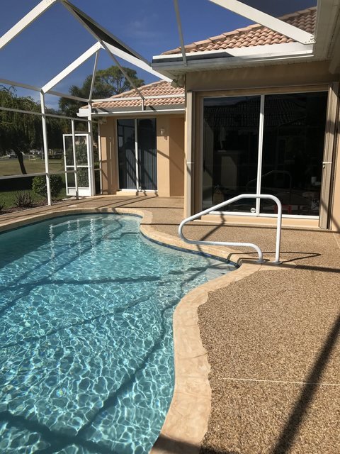 Pool deck in river rock