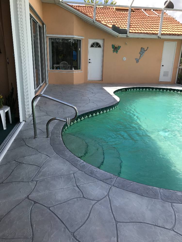 Pool deck in Uro Stone